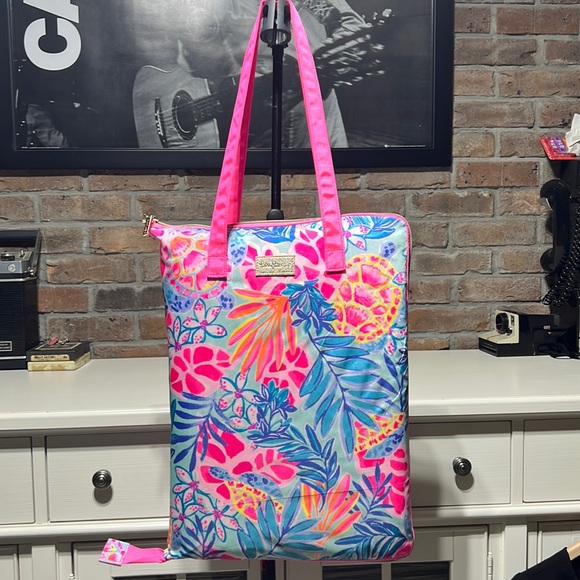 Lilly Pulitzer Packable Beach Mat Rainforest Retreat - Picture 2 of 16